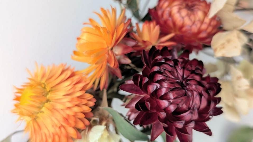 Make a Samhain Wreath, dried flowers in autumn colours