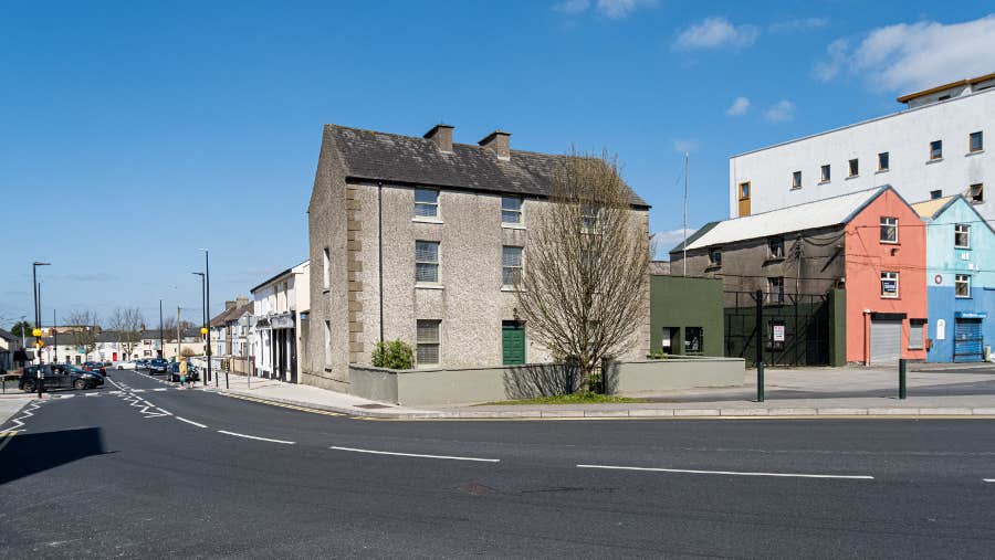 Front view of property