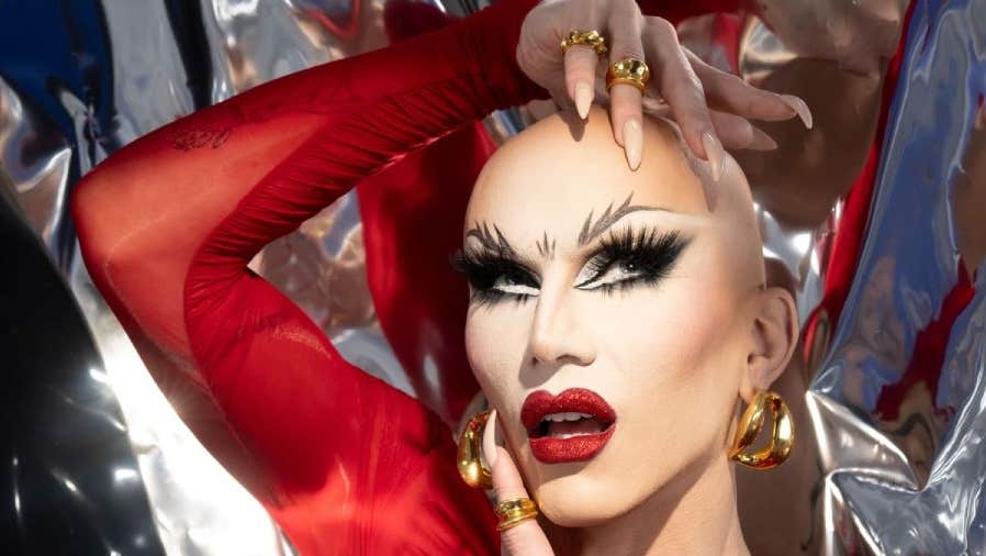 Global drag icon, Sasha Velour