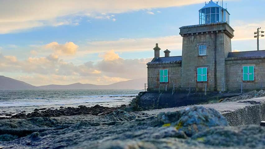 Blacksod Lighthouse with the sea in the back ground