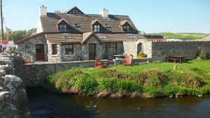 Aille River Tourist Hostel & Camping