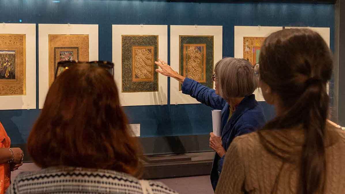 Audio-Descriptive Tour: Arts of the Book