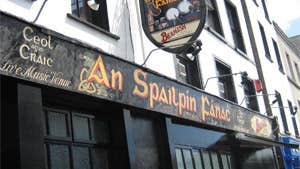 Exterior view of An Spailpín Fánach