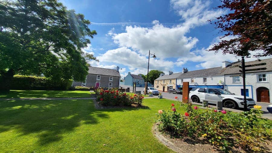 Front view of property