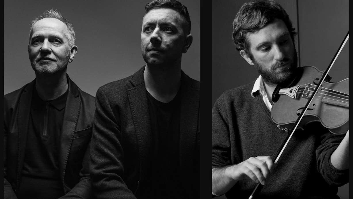 Iarla Ó Lionáird, Cormac McCarthy and Caoimhín Ó Raghallaigh.