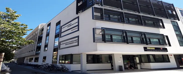 La sede della Scuola Provinciale per le Professioni Sociali E. Lévinas vista dall'esterno La sede della Scuola Provinciale per le Professioni Sociali E. Lévinas vista dall'esterno