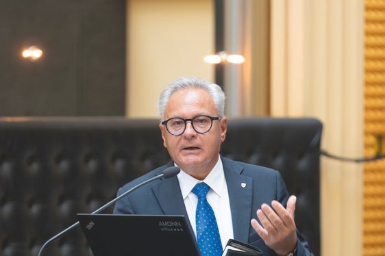 Eros Magnago, Generalsekretär des Landes Südtirol, hat die Autonomie-reform gemeinsam mit dem Direktor des Landesamtes für Gesetzgebung Gabriele Vitella und den Vertretern der Autonomen Provinz Trient und der Region ausgearbeitet. (Foto: Tiberio Sorvillo)