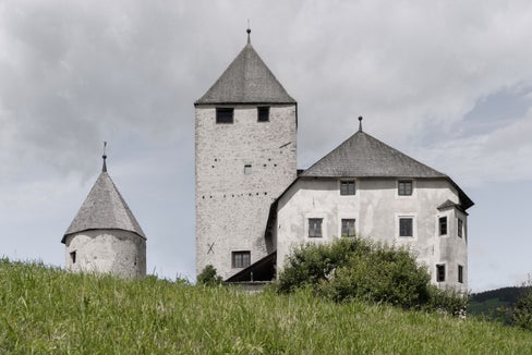 Das Museum Ladin Ciastel de Tor in St. Martin in Thurn zeigt in 26 Ausstellungsräumen die Kultur von Vergangenheit und Gegenwart der ladinischen Täler. (Foto: Gustav Willeit)