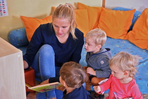 Mit verschiedene Maßnahmen trägt die Familienagentur dazu bei, dass familiäre und berufliche Bedürfnisse leichter vereinbar werden. (Foto: LPA/Greta Stuefer)