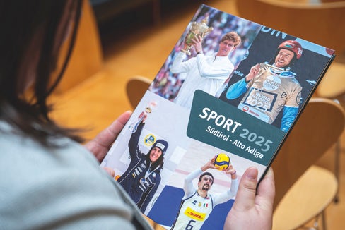 L’Annuario dello sport 2025 può essere sfogliato online sul sito web della Provincia; la versione cartacea è invece disponibile presso l’Ufficio Sport. (Foto: Fabio Brucculeri)