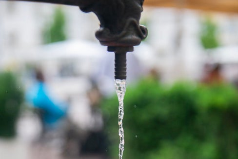Mit dem Arge-Alp-Preis 2024 werden Sensibilisierungsmaßnahmen für eine nachhaltige Wassernutzung ausgezeichnet. Bis 1. Juni können Projekte eingereicht werden. (Foto: LPA/Claudia Corrent)