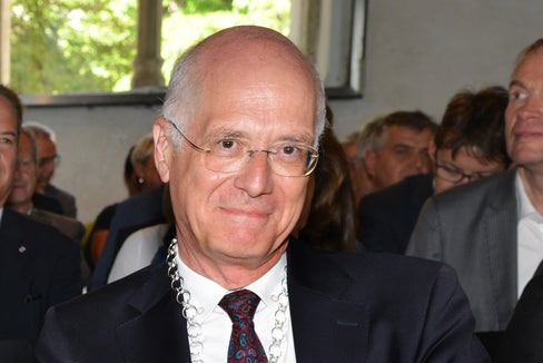 Helmut Tichy – im Bild 2018 bei der Verleihung des Großen Verdienstordens des Landes für seinen Einsatz als Botschafter für Südtirols Autonomie. (Foto: LPA/Peter Daldos)