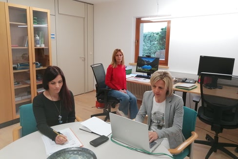 Der Sitz der neuen Außenstelle der ladinischen Bildungs- und Kulturdirektion in St. Ulrich. (Foto: Maria Kostner)