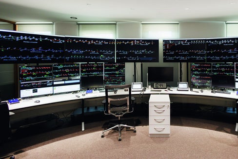 Sala operativa per il monitoraggio della linea ferroviaria della Val Venosta. (Foto: Ivan Brentegani)