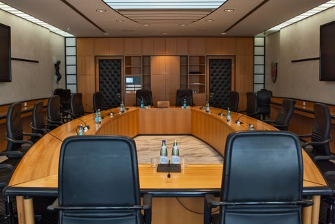 Il 2 febbraio, gli undici componenti della nuova Giunta provinciale si sono riuniti nella sala Giunta di Palazzo Widmann a Bolzano per la prima riunione di questa XVII legislatura (Foto: Greta Stuefer)