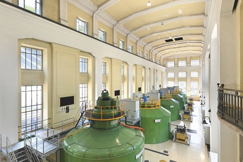 5,5 miliardi di chilowattora di energia elettrica da fonte idroelettrica vengono prodotti ogni anno in Alto Adige in circa 1000 centrali di varia grandezza: qui quella di Cardano. (Foto: Alperia)