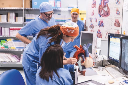 Il reparto di Cardiologia dell’Ospedale di Bolzano esegue ogni anno un totale di 1570 interventi cardiaci su uomini e 677 su donne. (Foto: Tiberio Sorvillo)