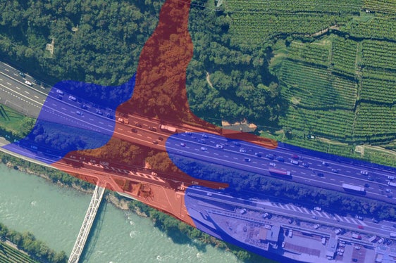 Gefahrenzonen in Kampill bei Bozen: Der Bereich, wo die Rückhaltesperre am Kampiller Bach errichtet wurde, war
ursprünglich rot, also hoher Gefahr ausgesetzt. (Foto: Agentur für Bevölkerungsschutz)