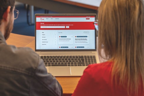 Nel nuovo myCIVIS sono disponibili informazioni su tutti i servizi dell’Amministrazione provinciale dell’Alto Adige. (Foto: Greta Stuefer)