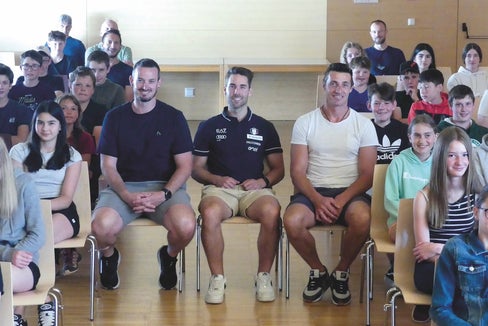 Werte wie Freundschaft, Solidarität und Fair Play stehen im Mittelpunkt der Schulbesuche von Südtiroler Olympia-Teilnehmerinnen und Teilnehmern. (Foto: LPA)