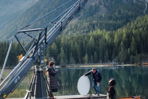 Il settore cinematografico altoatesino in transizione: l’Alto Adige è una delle 20 province più importanti d’Italia in termini di valore aggiunto e occupazione nel settore della produzione culturale e creativa. (Foto: Sebastian Stern)
