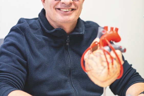 Al lavoro con il cuore: il coordinatore della Divisione di Cardiologia Massimo Giacometti. (Foto: Tiberio Sorvillo)