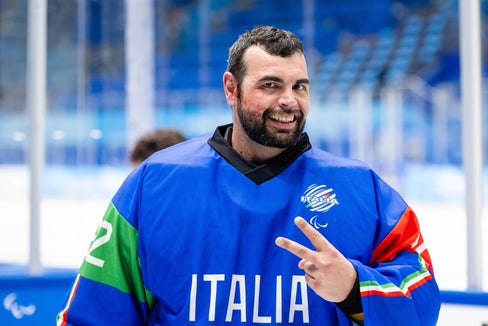 Julian Kasslatter con la Nazionale italiana di para ice hockey a Milano. Per lui era la seconda edizione dei Giochi Paralimpici Invernali, dopo Pechino 2022. (Foto: Julian Kasslatter)