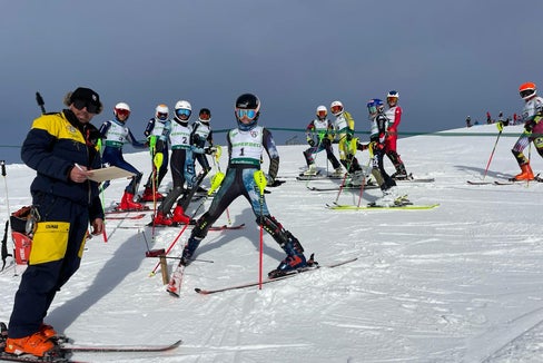 L mesun de mëter adum miec furmazion y sport: la pultreda ie unida fata ntan n ejam de amiscion per la sezion dal sport ITE Raetia de Urtijëi. (Foto: Direzion Furmazion y Cultura Ladina)