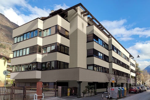 Im Zuge des Projekts Building Renovation+ werden 25 öffentliche Gebäude in Bozen, Meran, Brixen und Bruneck umfassend energetisch saniert. (Foto: Ressort Hochbau, Aufwertung des Vermögens, Grundbuch und Kataster)