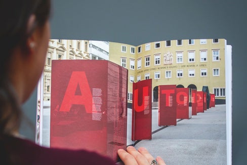 La riforma dell’Autonomia è stata approvata, ora inizia il lavoro vero e proprio: le nuove competenze
devono tradursi in misure che vadano a diretto beneficio delle altoatesine e degli altoatesini. (Foto: Fabio Brucculeri)