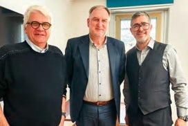 Kontinuierlich um den Schutz der Daten des Landes Südtirol bemüht: SIAG-Generaldirektor Stefan Gasslitter,
Josef T. Hofer, Direktor der Agentur für ein digitales Südtirol, und Christian Steurer, Leiter des Kompetenzzentrums Cybersicherheit (von links). (Foto: LPA)