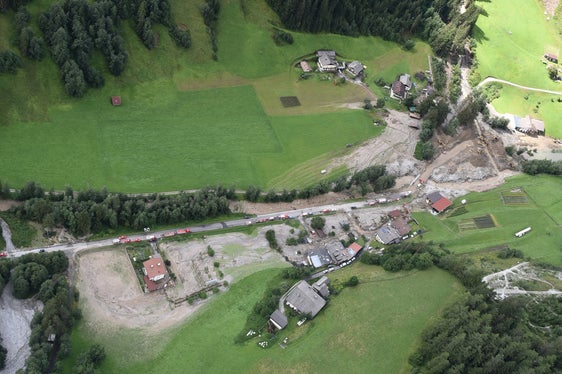ach einem heftigen Gewitter über dem Pflerschtal hat im August 2021 eine Mure am Toffringbach den Pflerscherbach verlegt (im Bild): Dieses Ereignis ist Untersuchungsgegenstand des Interreg Alpenraum-Projektes X-RISK-CC.
(Foto: Agentur für Bevölkerungsschutz)