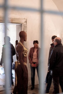 Una scultura di Helene Demetz nel Forte di Fortezza. (Foto: ASP/Tiberio Sorvillo)