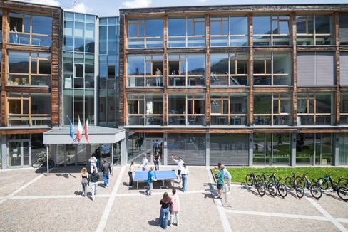 La sede dell'ITE Raetia di Ortisei. (Foto: ITE Raetia)