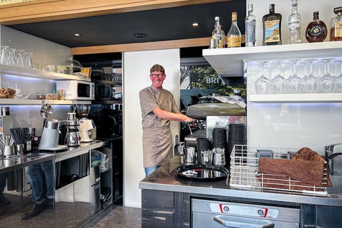 „Respekt bedeutet rücksichtsvoll zu sein – auch in stressigen Situationen”, ist Walter Job von der Gelateria Brivido überzeugt. (Foto: Martina Leitner)