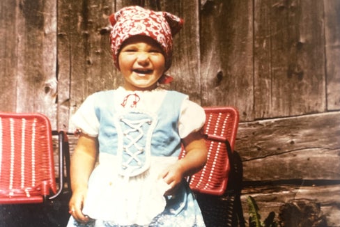 Magdalena Amhof als kleines Mädchen in Gsies: Dort verbrachte sie ihre ersten Lebensjahre, bevor sie mit ihrer Familie nach Milland zog. (Foto: privat)