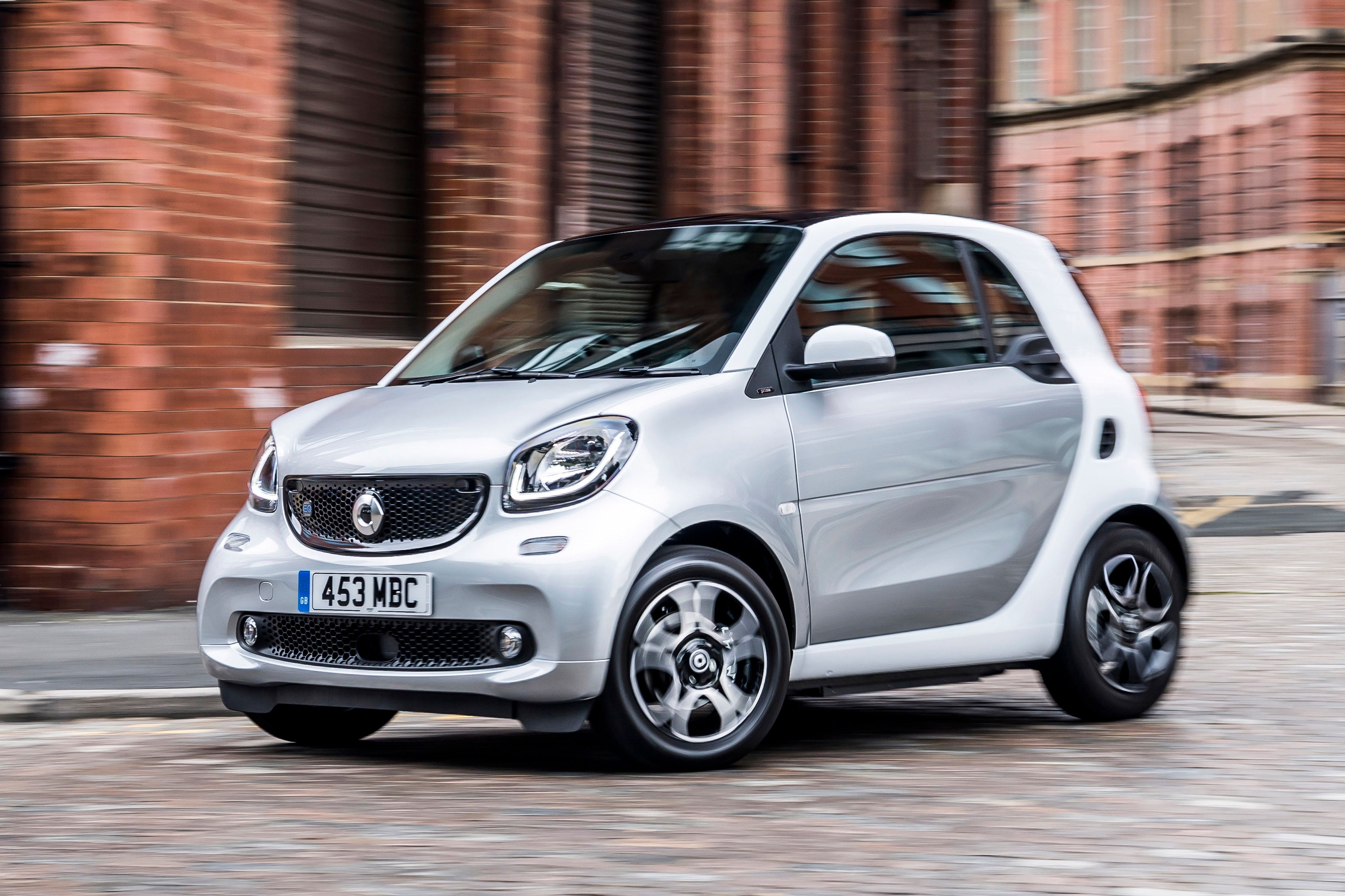 Smart EQ Fortwo Review 2022: Front Side View