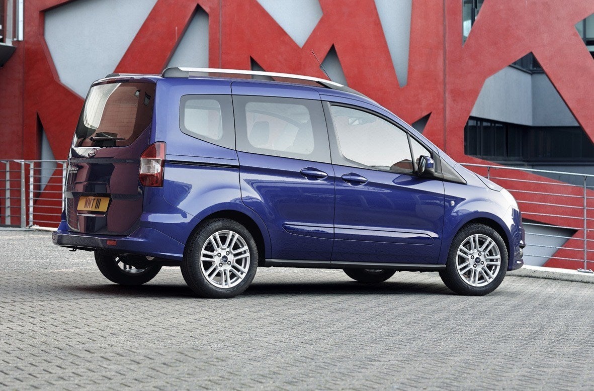 Ford Tourneo Courier Back 
