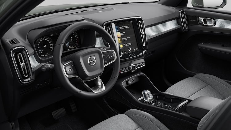 2022 Volvo XC40 dashboard