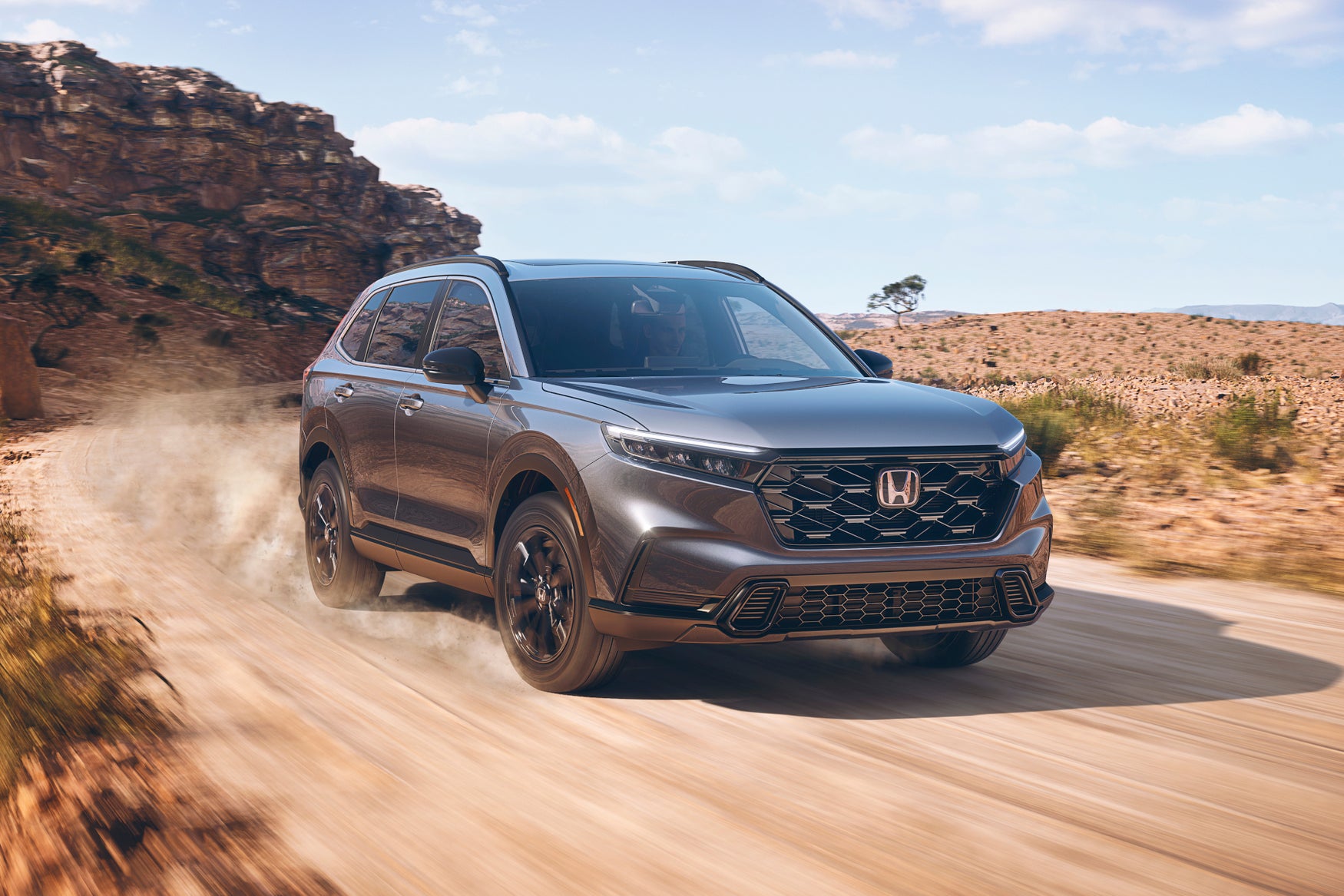 Honda CR-V 2023: front side driving