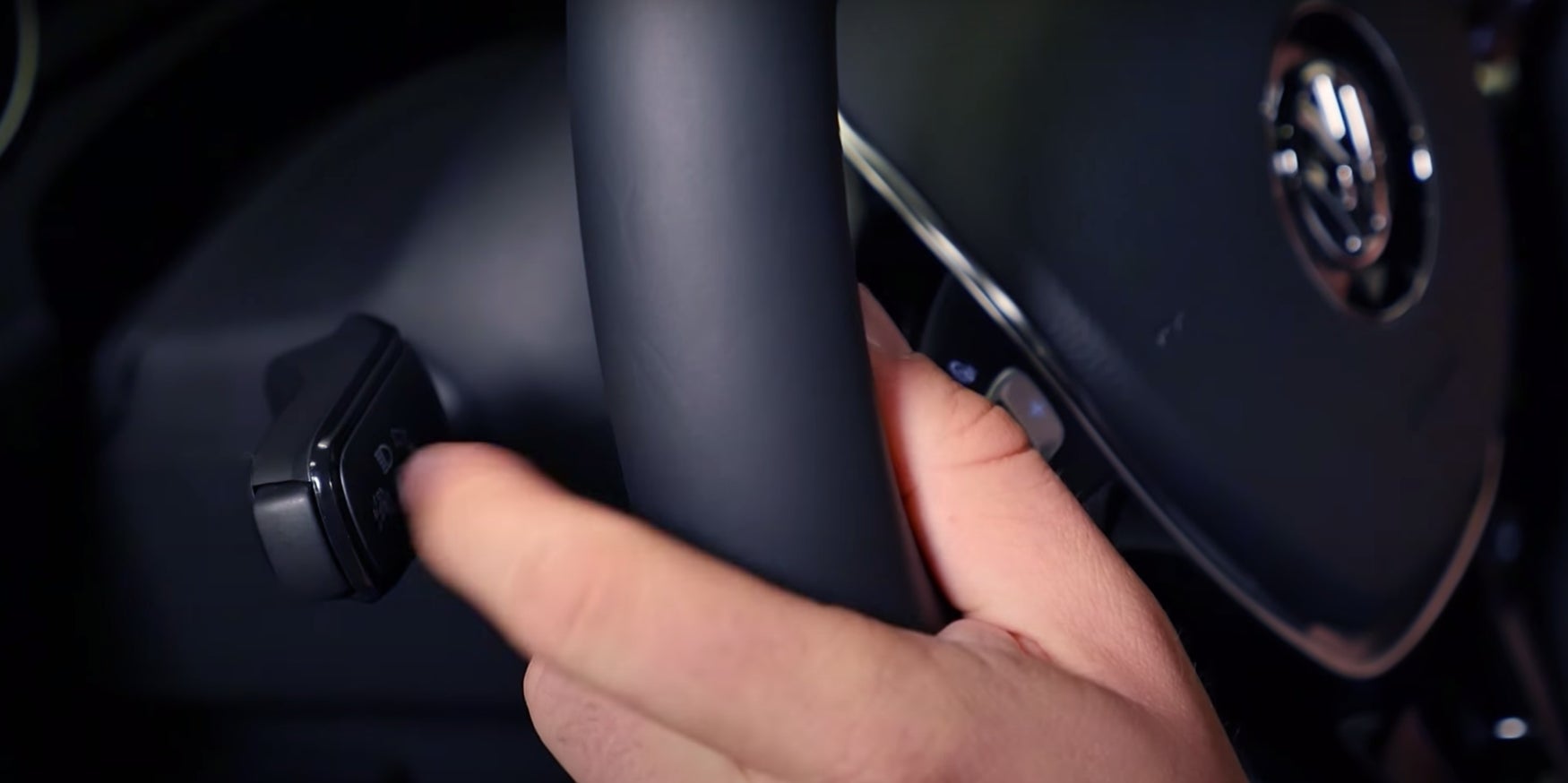 Volkswagen Passat lane assist control