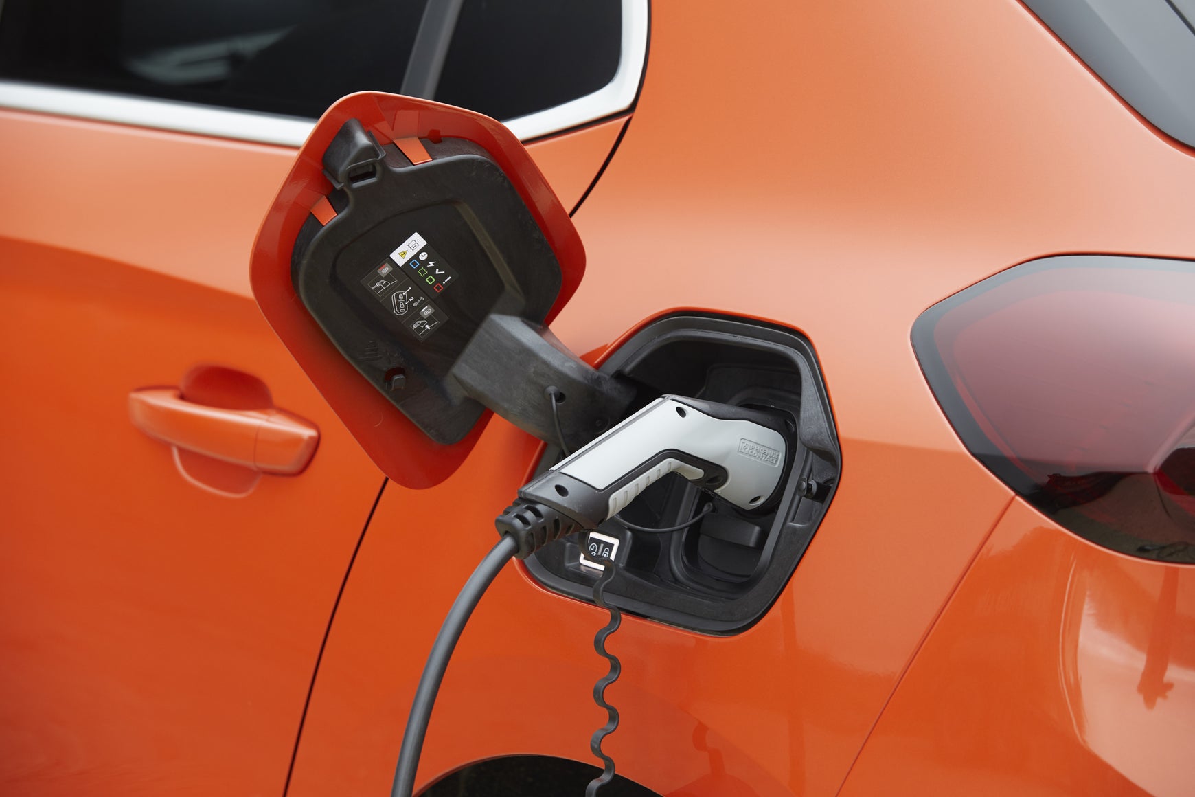 Latest electric car stats, data and market predictions 