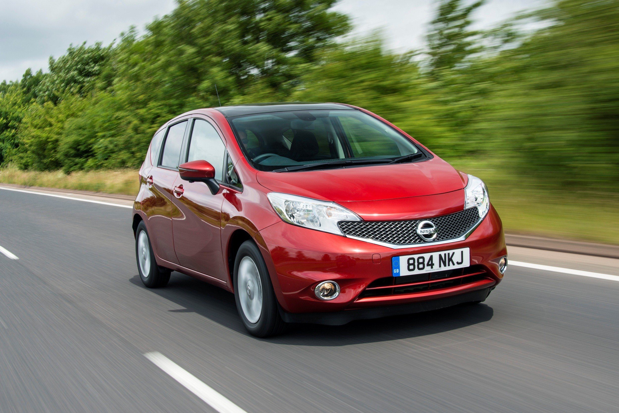 Nissan Note Review 2022 exterior front moving