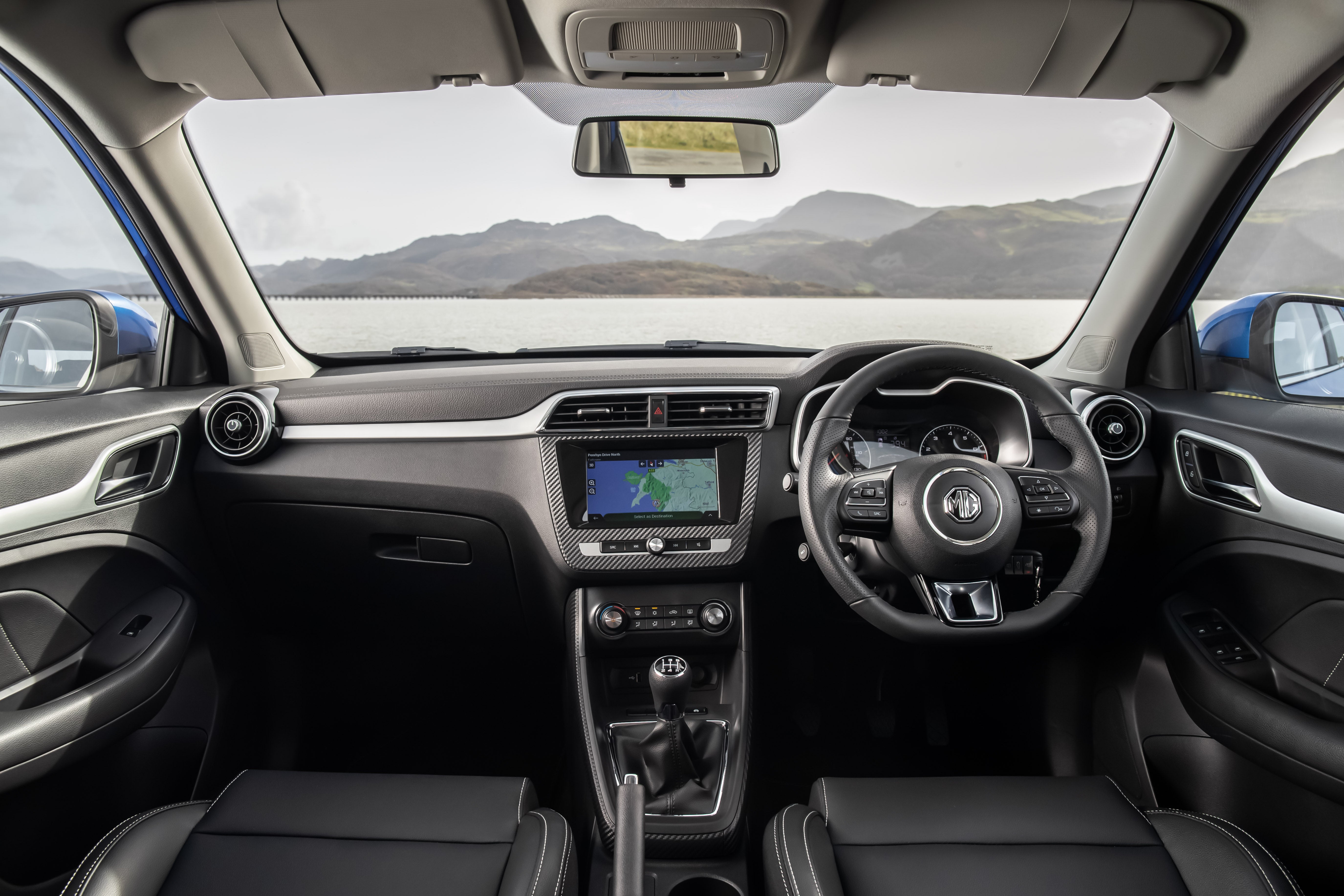 MG ZS Review 2022: interior