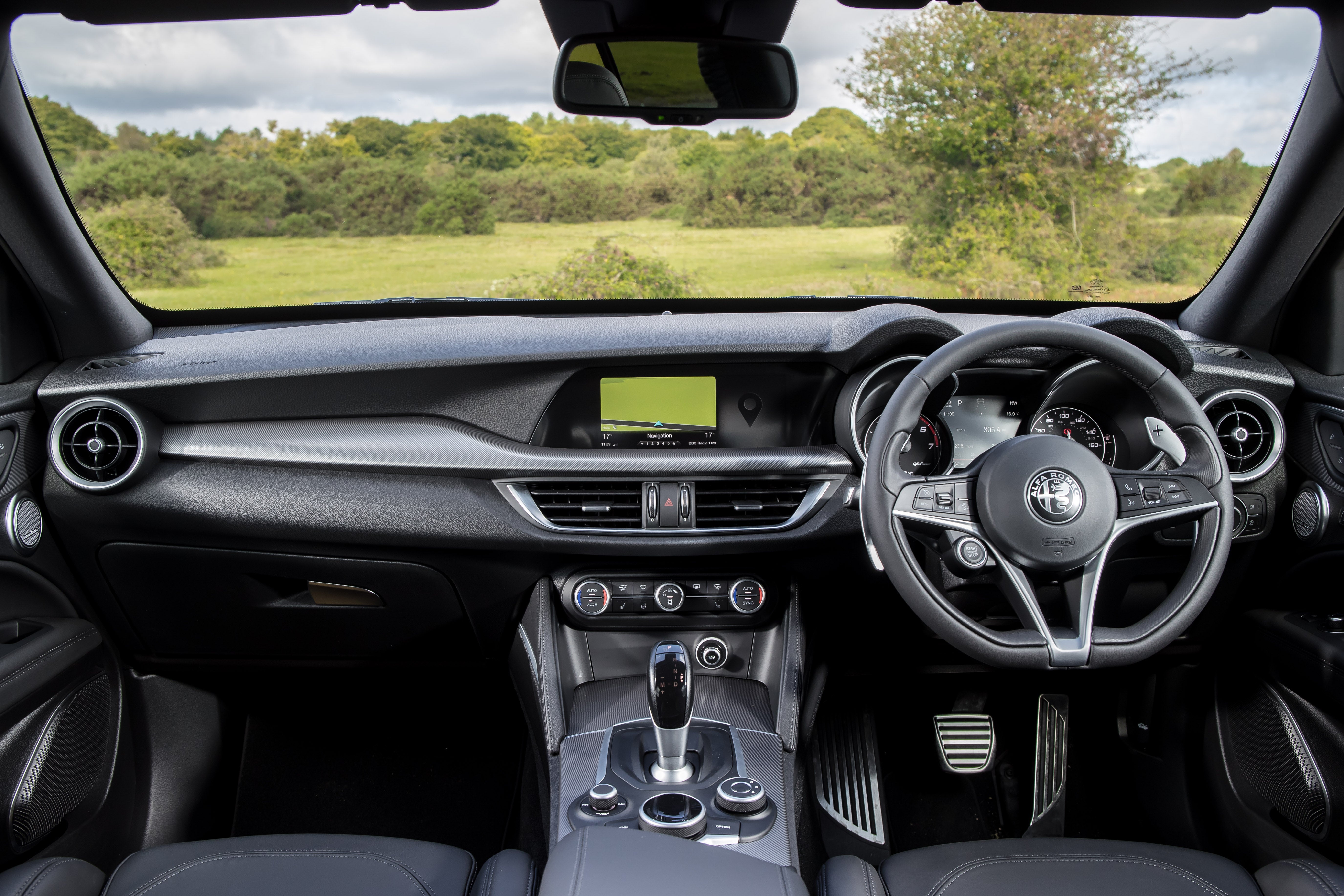 Alfa Romeo Stelvio Review: Interior