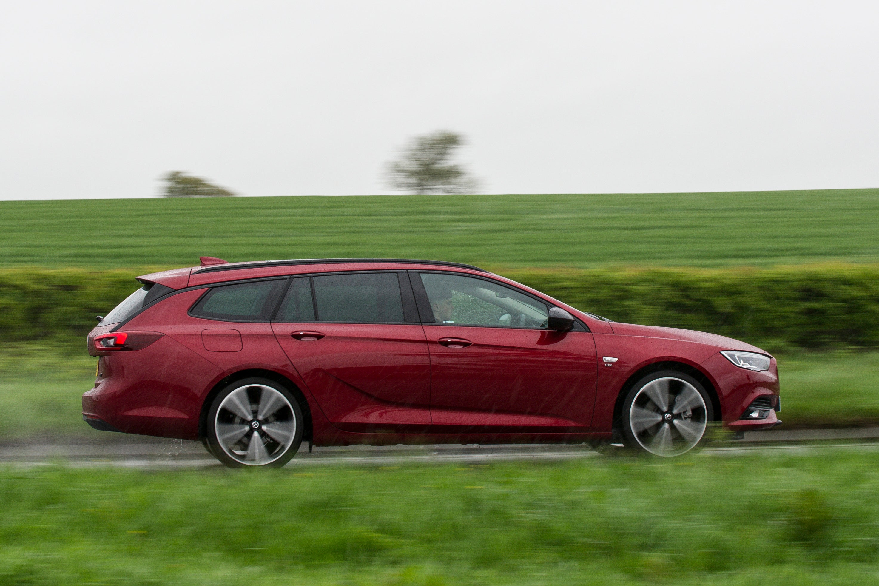 Vauxhall Insignia Sports Tourer Right Side View