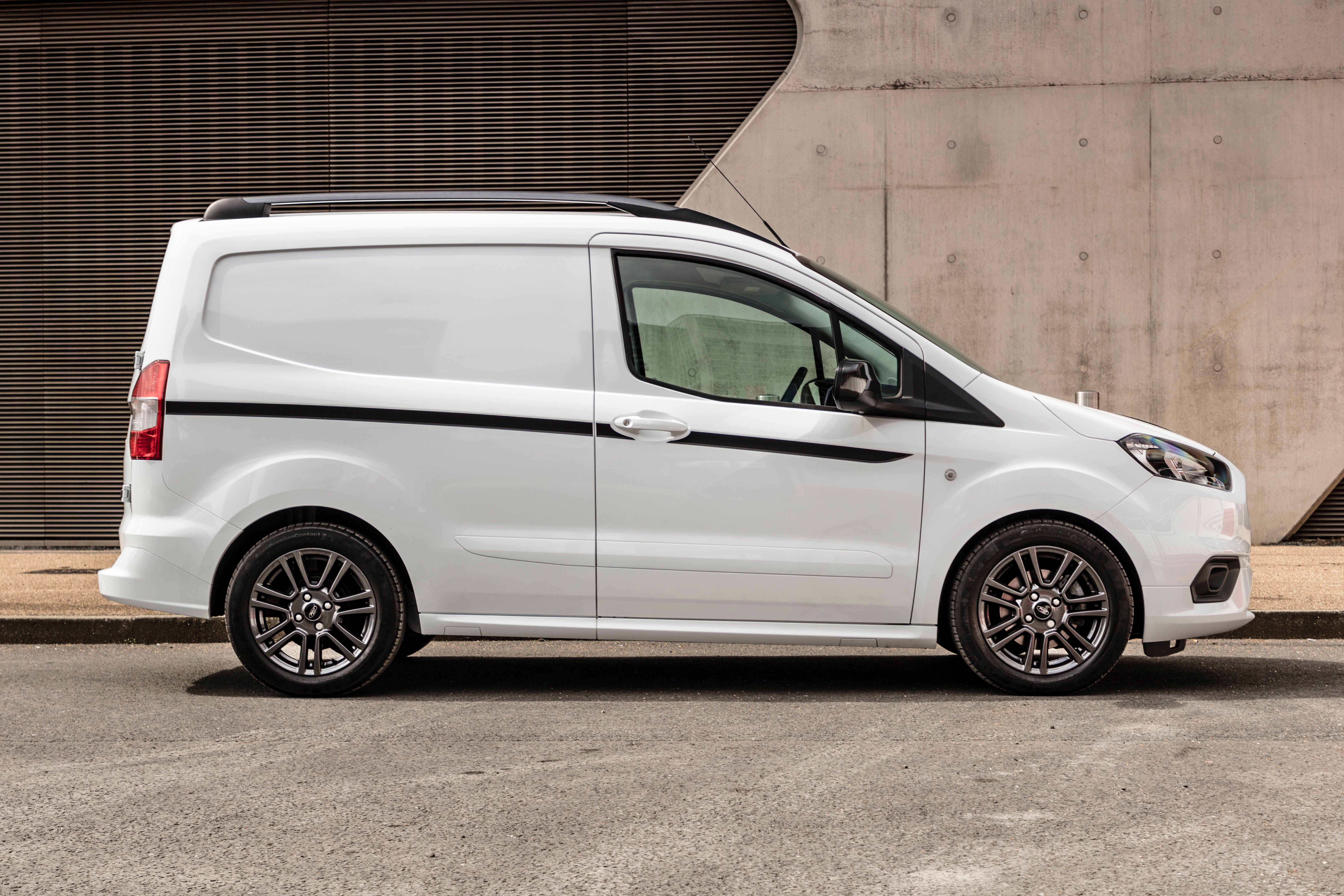 Ford Transit Courier Review 2022: side profile