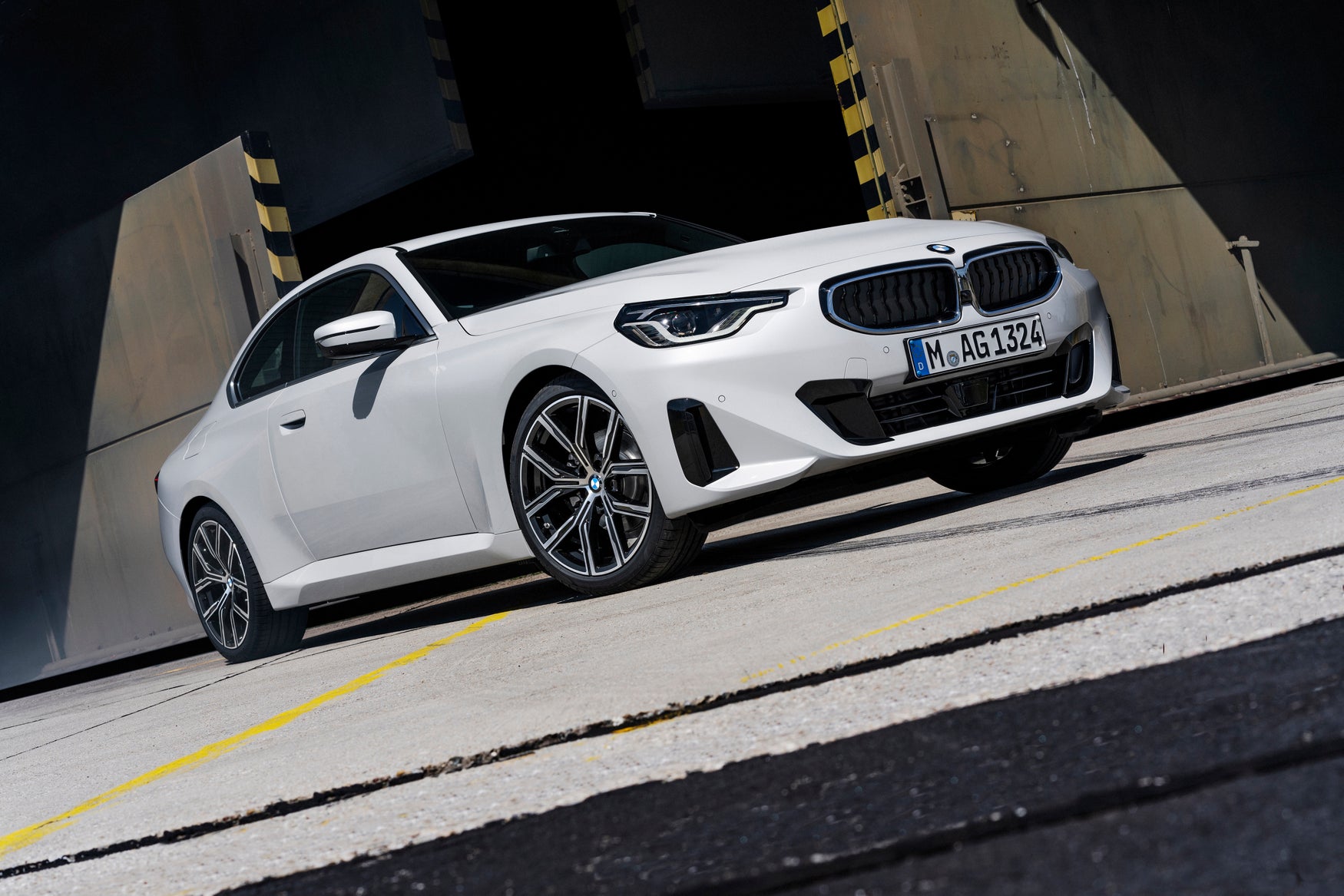 2022 BMW 2 Series 220i front three quarter