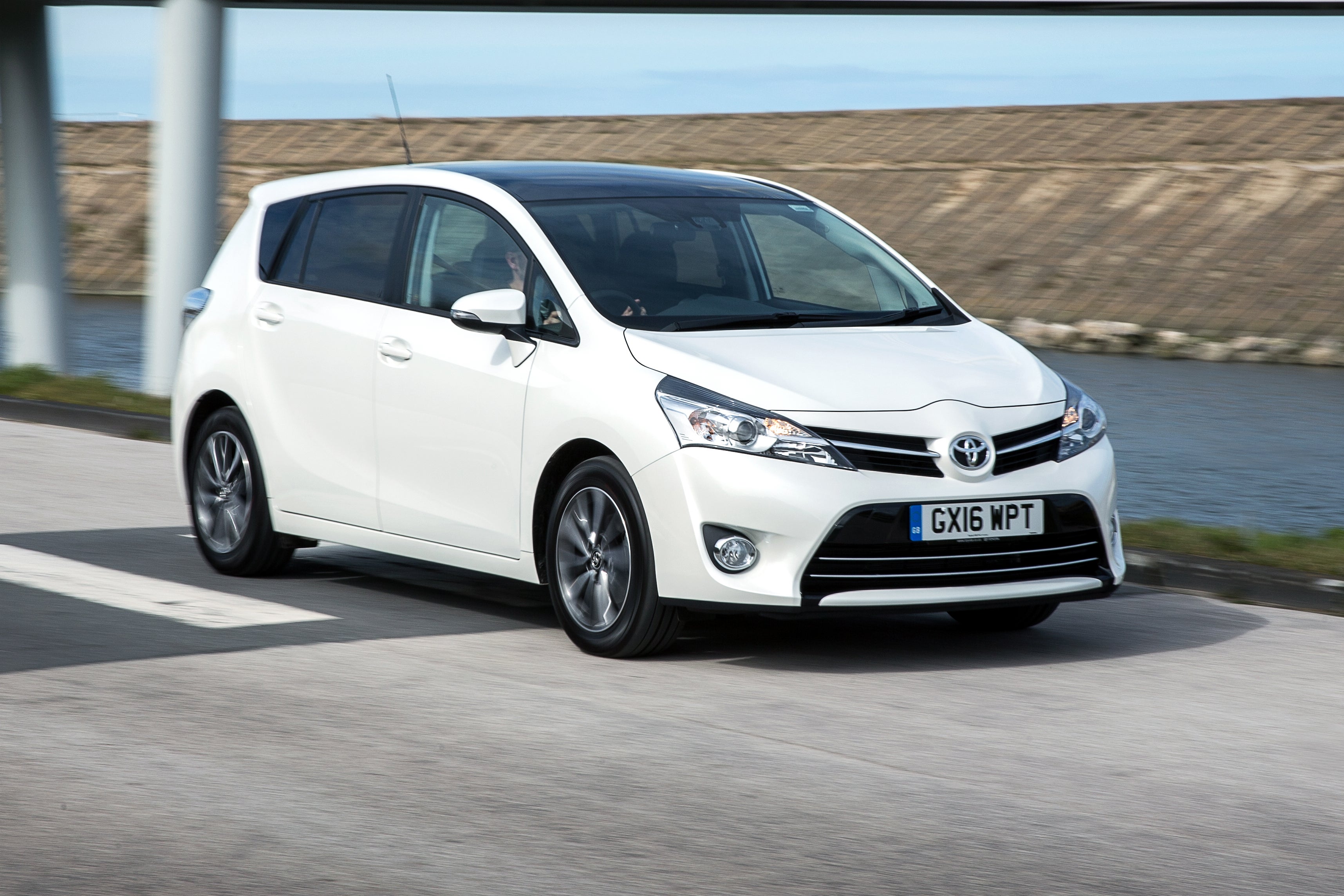 Toyota Verso Review 2022: front dynamic
