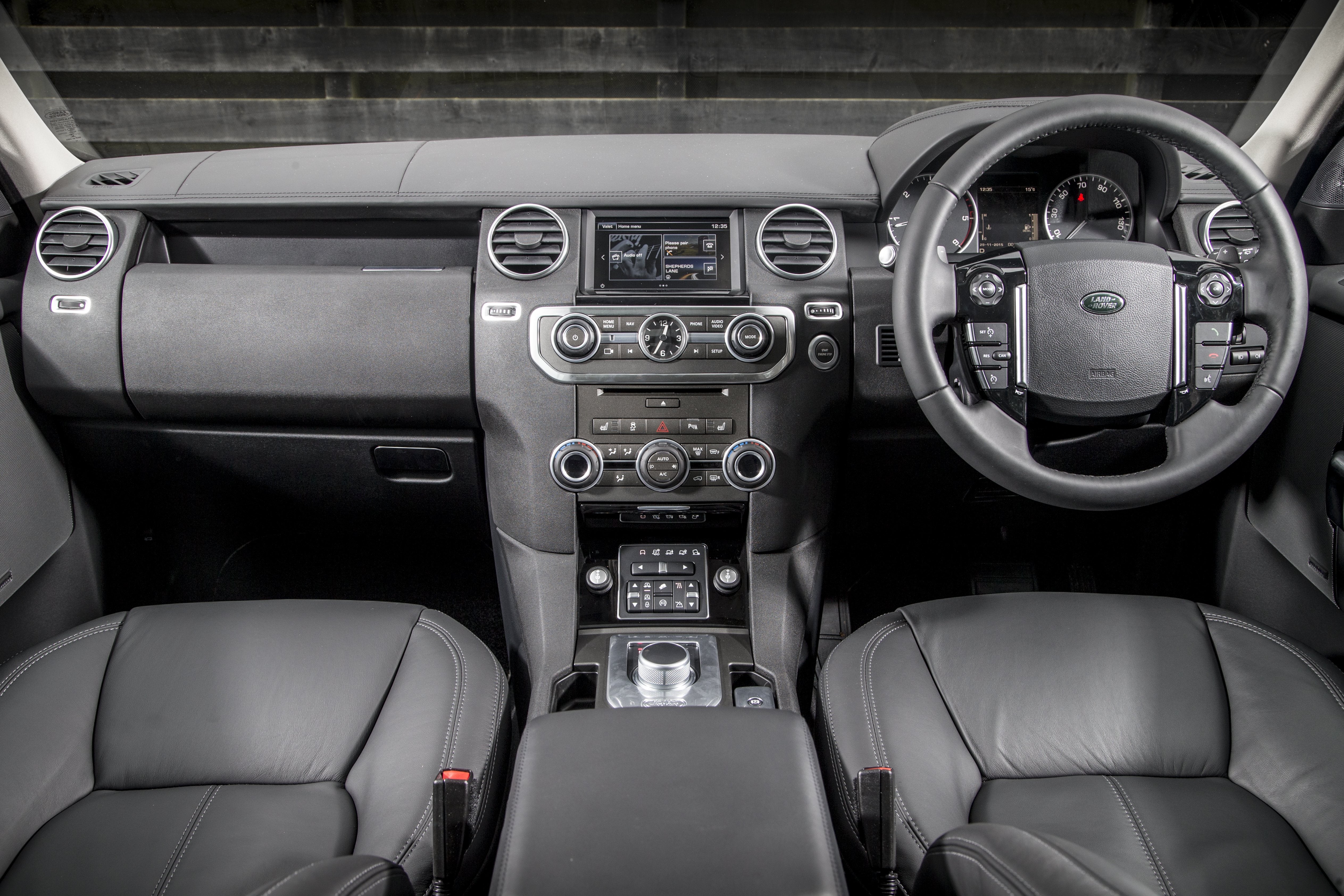 Land Rover Discovery 2009 front interior